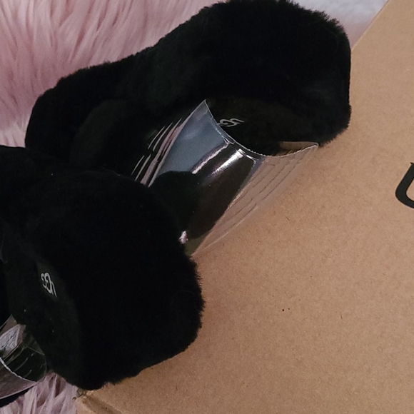 Black ugg slides size 10 - Picture 3 of 4